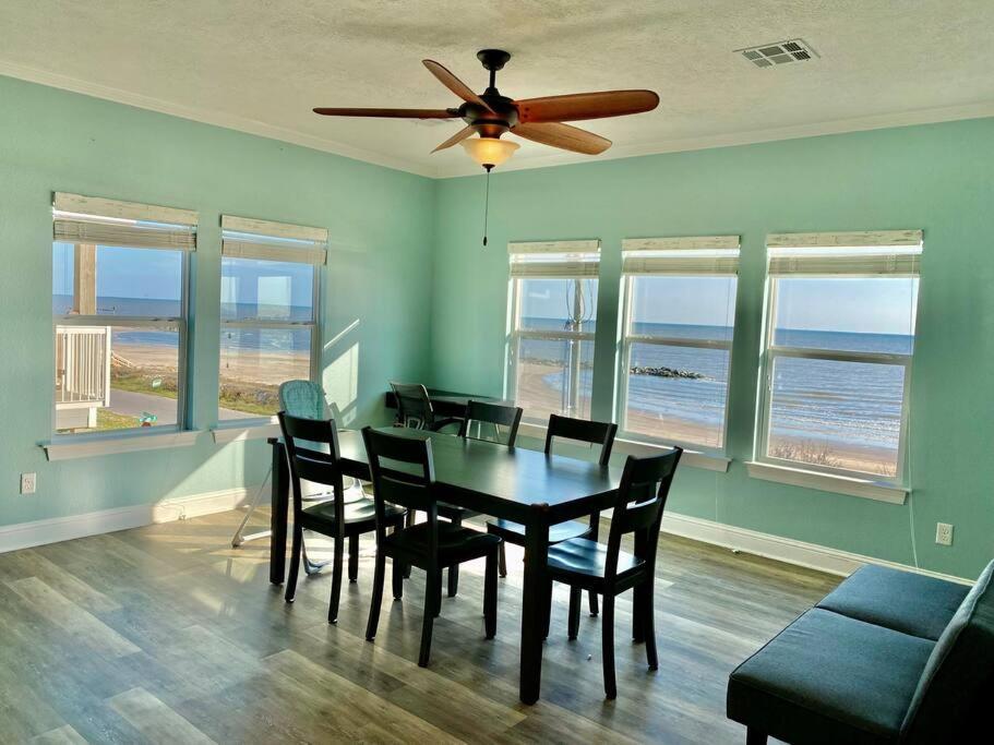 Oceanfront Home Near Hollybeach Cameron Kültér fotó