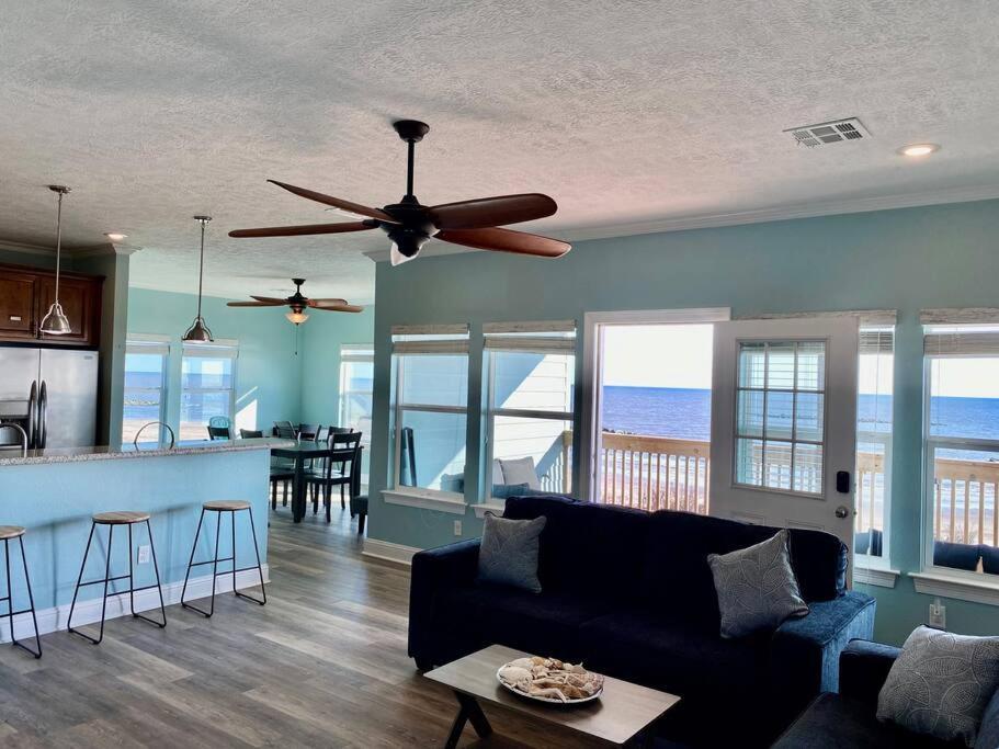 Oceanfront Home Near Hollybeach Cameron Kültér fotó